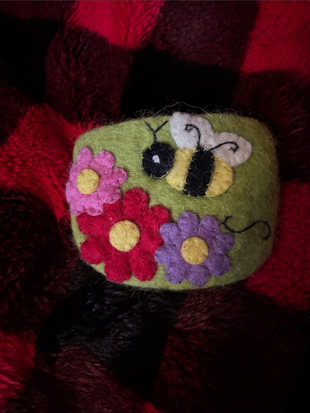 Handmade Felt Bee & Flower coin purse in Lime Green